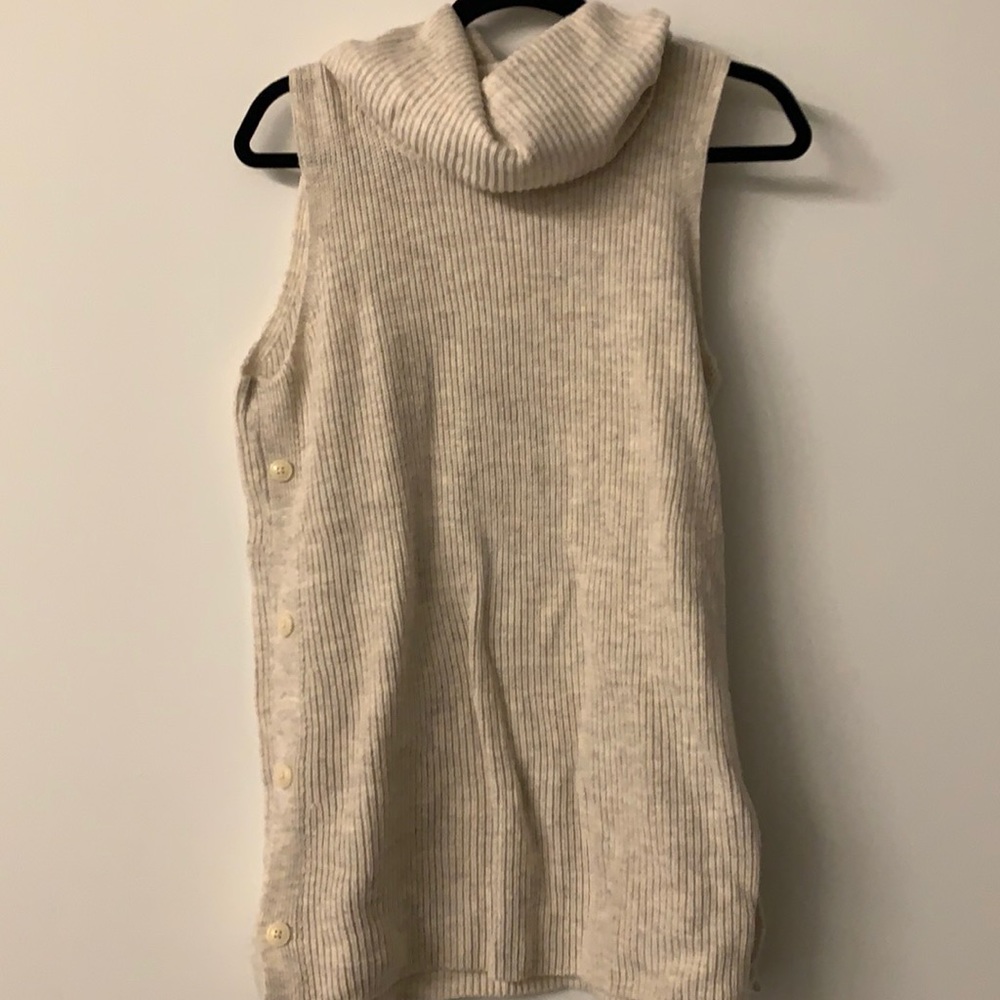 Banana Republic Sleeveless Turtleneck
